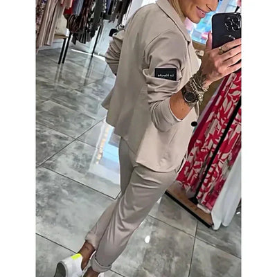 FRANCISCA™ | Conjunto Con Blazer Y Pantalones Jogger Casuales