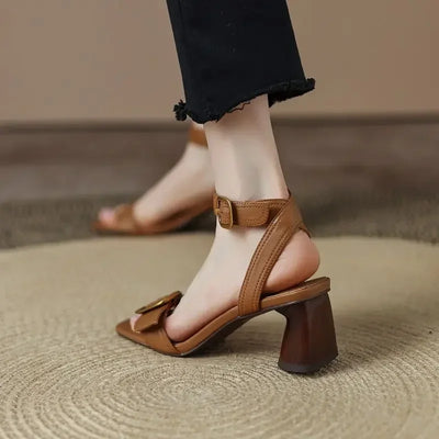 Naomi Elegantes Mary Janes