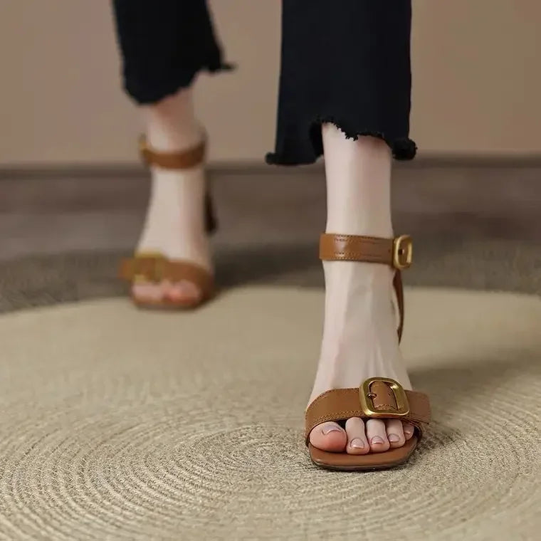 Naomi Elegantes Mary Janes