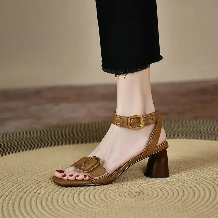 Naomi Elegantes Mary Janes