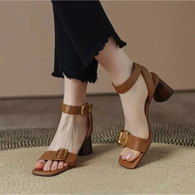 Naomi Elegantes Mary Janes