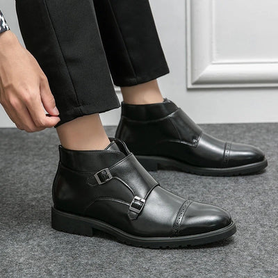 Botas de cuero con cierre de hebilla
