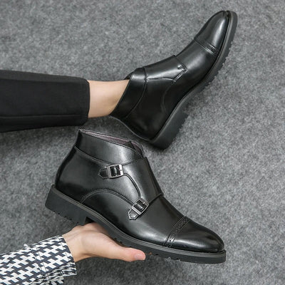 Botas de cuero con cierre de hebilla